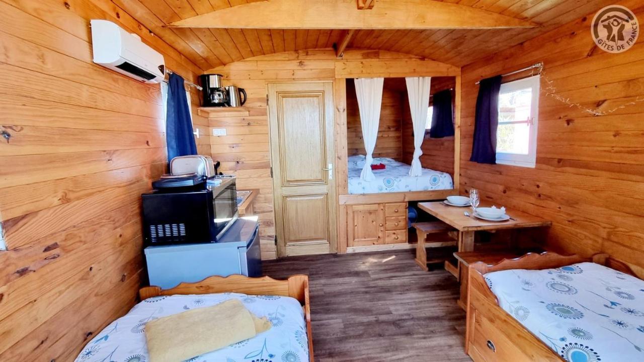 Winnezeele Roulotte Et Jacuzzi De Rachel Au Domaine Du Reuzeヴィラ エクステリア 写真